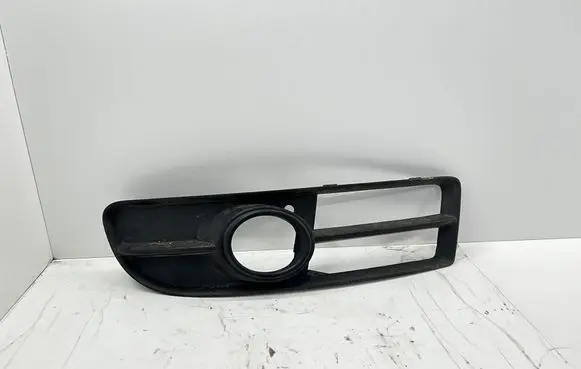 Audi A4 S4 B6 8E 8H Front fog light trim/grill 8E0807681F