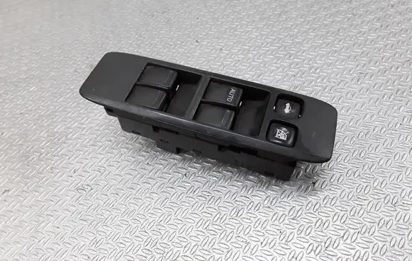 Nissan Primera Electric window control switch 25401AV640