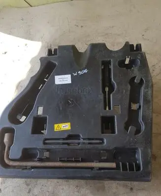 Mercedes-Benz Sprinter W907 W910 Tool set A9075460800