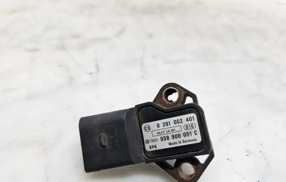 Audi A4 S4 B8 8K Airbag deployment crash/impact sensor 038906051C