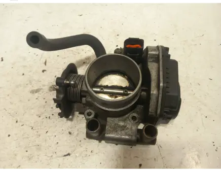 Audi A4 S4 B5 8D Throttle valve 058133063b