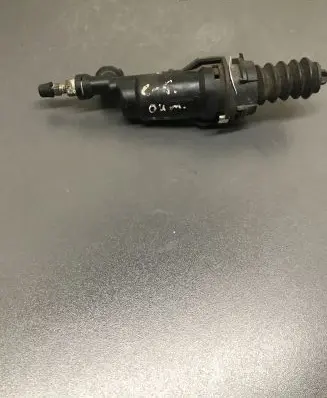 Citroen C5 Clutch slave cylinder 