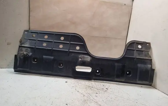 Front bumper skid plate/under tray