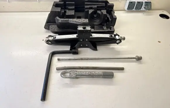 Opel Movano B Lift Jack 995016133R 995500826R
