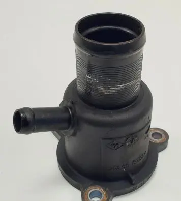 Dacia Sandero Thermostat housing 8200578089