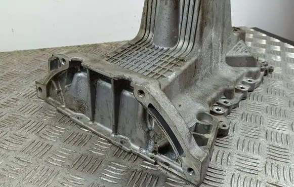 Oil sump