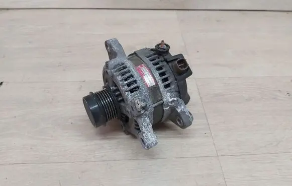 Toyota Corolla E140 E150 Generator/alternator 27060-37040