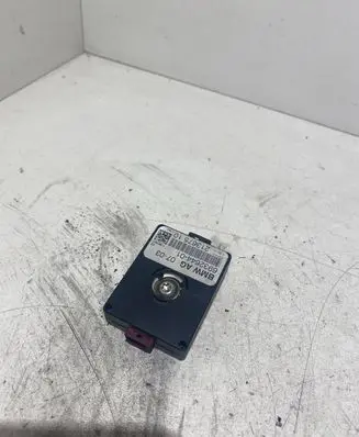 BMW 5 E60 E61 Antenna control unit 6932644 21367510 11869600