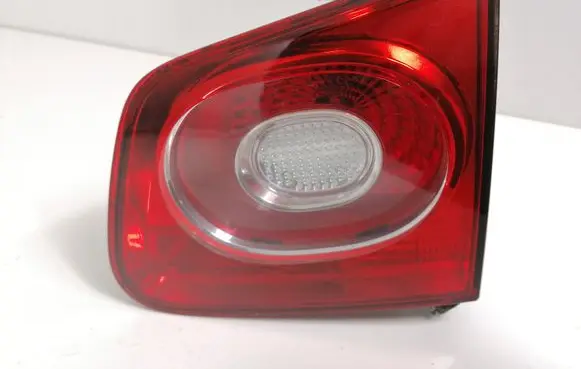 Volkswagen Tiguan Tailgate rear/tail lights 5N0945094C