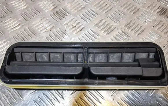 Mercedes-Benz E A207 Quarter panel pressure vent A2128300242