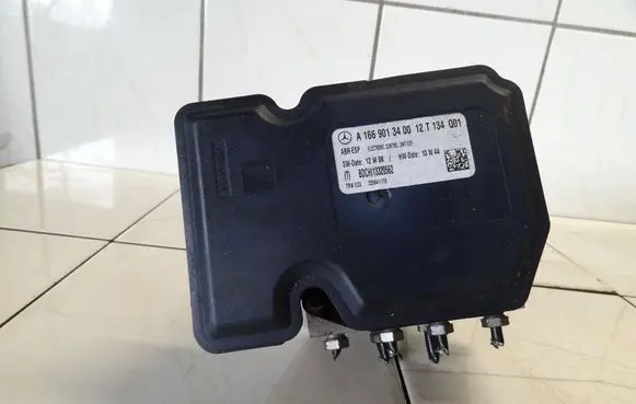 Mercedes-Benz ML W166 ABS Pump A1669013400