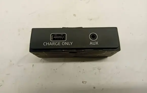 Audi A4 S4 B9 AUX in-socket connector 8W0035726 00726003118