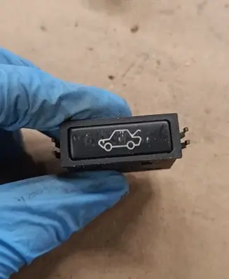 BMW X5 E53 Tailgate/trunk/boot open switch 61318365579 8365579