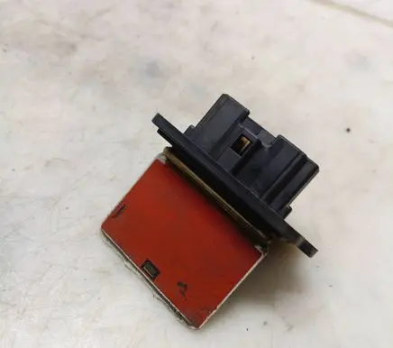 Mitsubishi Pajero Heater blower motor/fan resistor HM636040B