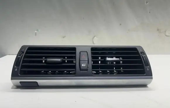 BMW X5 E70 Dash center air vent grill C7417