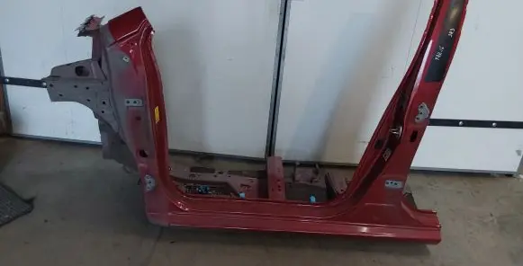 Toyota Yaris Pillar (middle) 