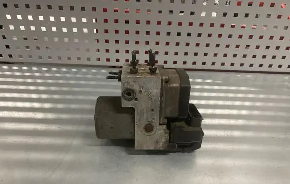 Volkswagen PASSAT B5.5 ABS Pump 3B0614111HL