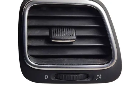 Volkswagen Scirocco Dashboard side air vent grill/cover trim 1Q0819704K 1Q0819710B