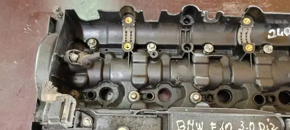 BMW 5 F10 F11 Rocker cam cover 33607637 MFW5113M7