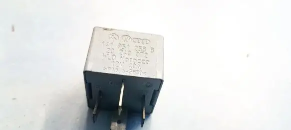 Volkswagen Golf IV Other relay 141951253B 20240072