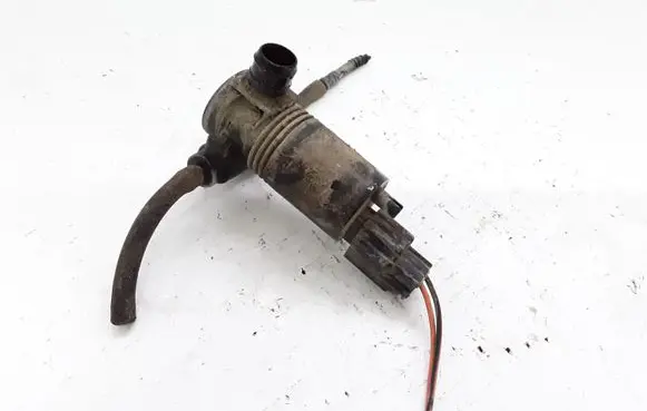 Land Rover Discovery 4 - LR4 Windscreen/windshield washer pump 1011284 110219B
