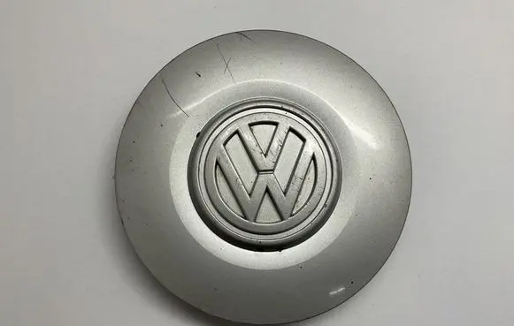 Volkswagen Golf III Original wheel cap 1H0601151B PA66M1 1H0601149B