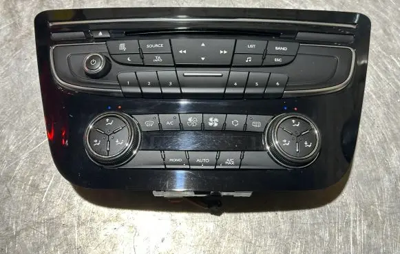 Peugeot 508 Climate control/heater control trim 