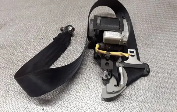 Mitsubishi Outlander Front seatbelt 6091406