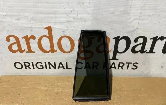 Toyota Highlander XU50 Rear door window glass 681890E030
