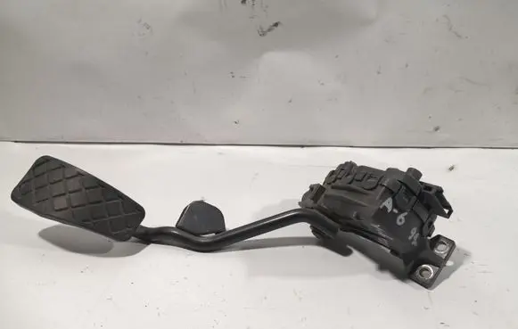 Audi A6 S6 C5 4B Accelerator throttle pedal 8D2721523