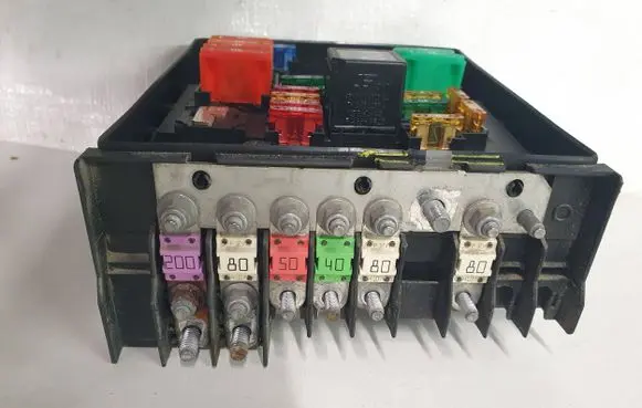 Volkswagen Golf V Fuse module 1K0937125A 017183071