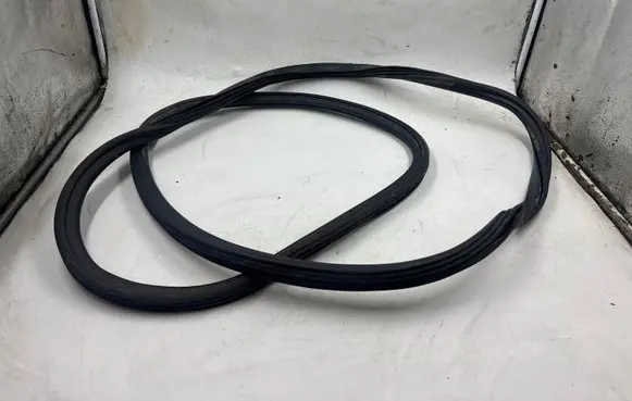 Audi A4 S4 B8 8K Front door rubber seal 8K0831721E