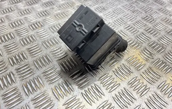 Volkswagen PASSAT B7 Fuse box set 7n0937311 013949781