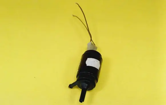 Audi 80 90 B3 Windscreen/windshield washer pump 103630