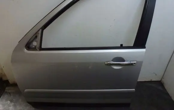 Honda CR-V Front door