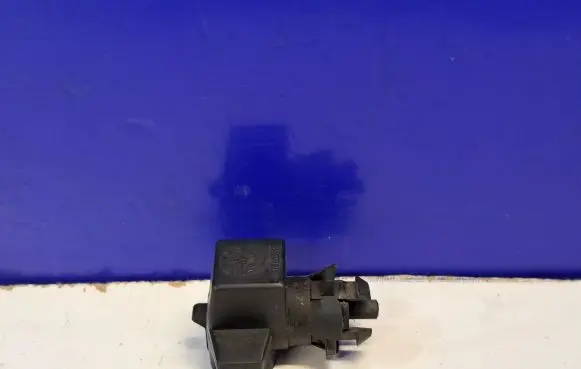 Saab 9-3 Ver1 Oil temperature sensor 9152245 09152245