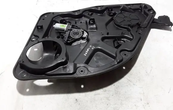 Dodge Durango Rear window lifting mechanism without motor 68231076AA