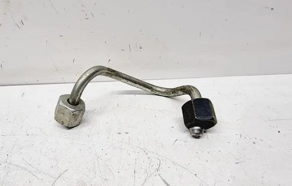 Volvo V40 Fuel injector supply line/pipe 31303505