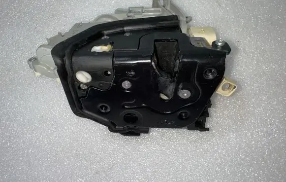 Audi A6 S6 C7 4G Rear door lock 4G0839015E