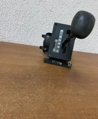 Mercedes-Benz E W124 Gear shifter/selector 2012670905 G511