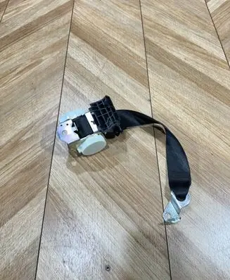 Mercedes-Benz S W221 Rear seatbelt 2218602085
