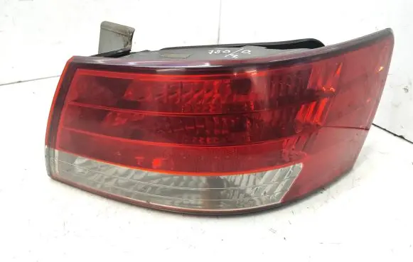 Hyundai Sonata Rear/tail lights 924023K0