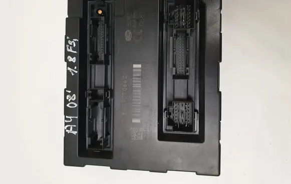 Audi A4 S4 B8 8K Comfort/convenience module 8K0907064C 00002001 10010255