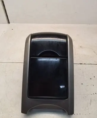 Cup holder front