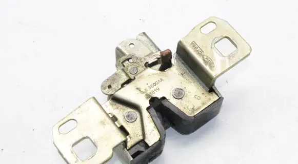 Jaguar XK8 - XKR Tailgate/trunk/boot lock/catch/latch GJE3500AA