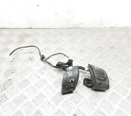 Steering wheel buttons/switches
