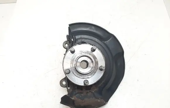 Toyota Auris E180 Front wheel hub