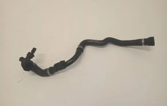 Engine coolant pipe/hose