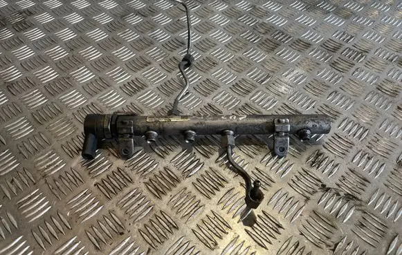 Mercedes-Benz E W211 Fuel main line pipe A6420702195