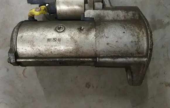 Volkswagen Amarok Starter motor 2H0911023